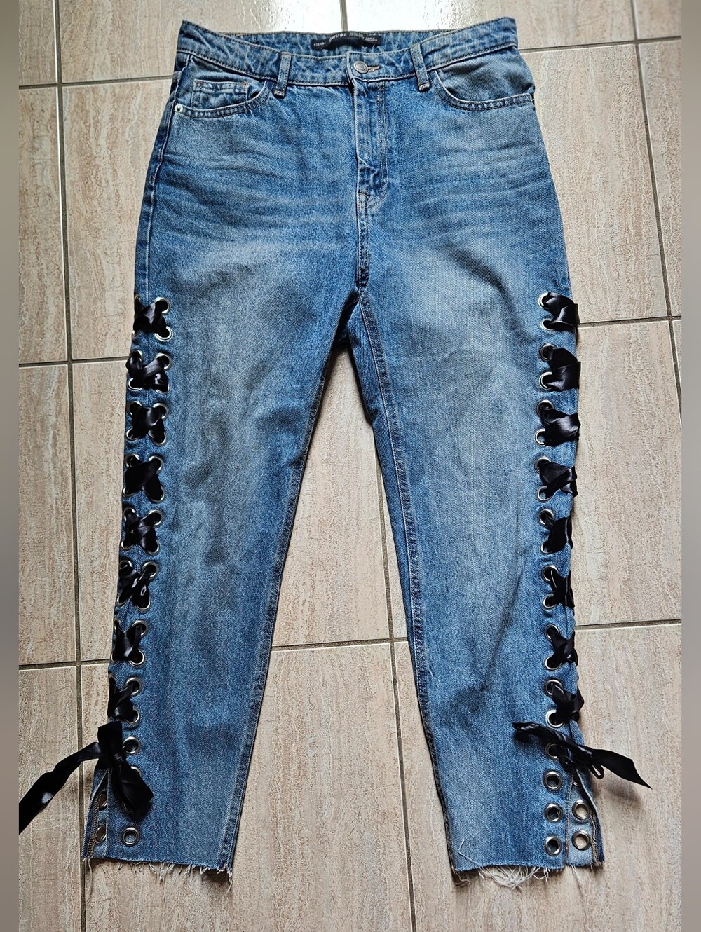 Bershka High-Rise "Mom-Fit" Denim with Ribbon Lace-Up Detailing